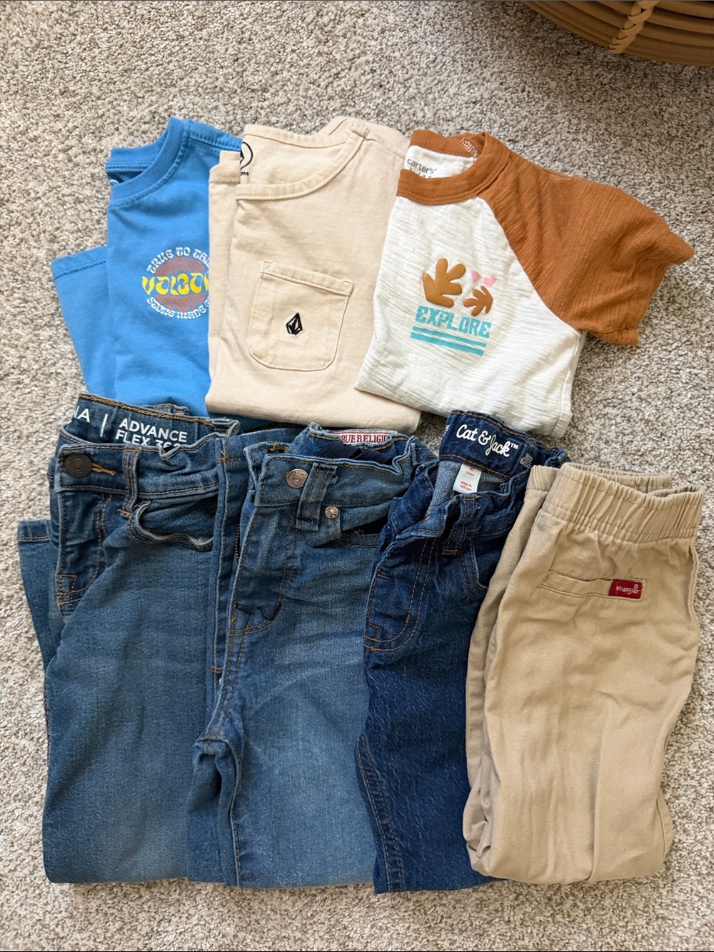 Bundle of 4T toddler clothing!